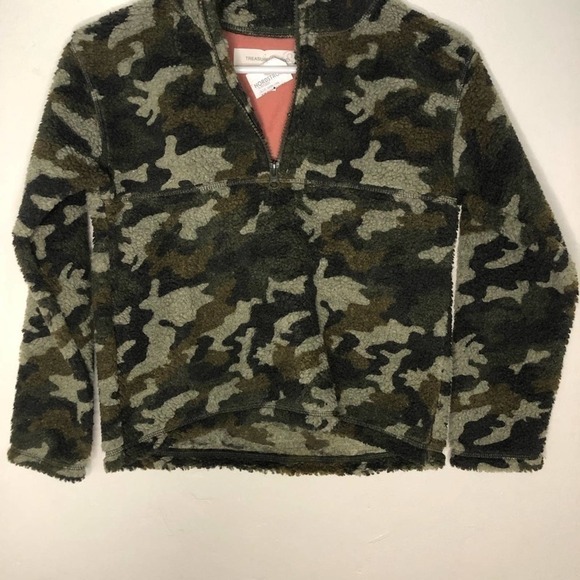 𝅺nwt Treasure And Bond Olive Camo Pullover - Picture 6 of 9